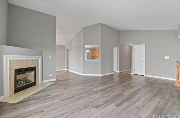 Property Photo:  533 Metropolitan Street  IL 60502 