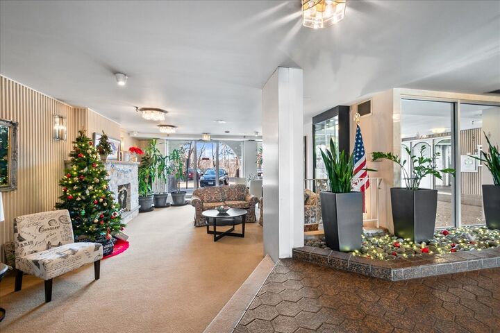 Property Photo:  6400 N Cicero Avenue 516  IL 60712 