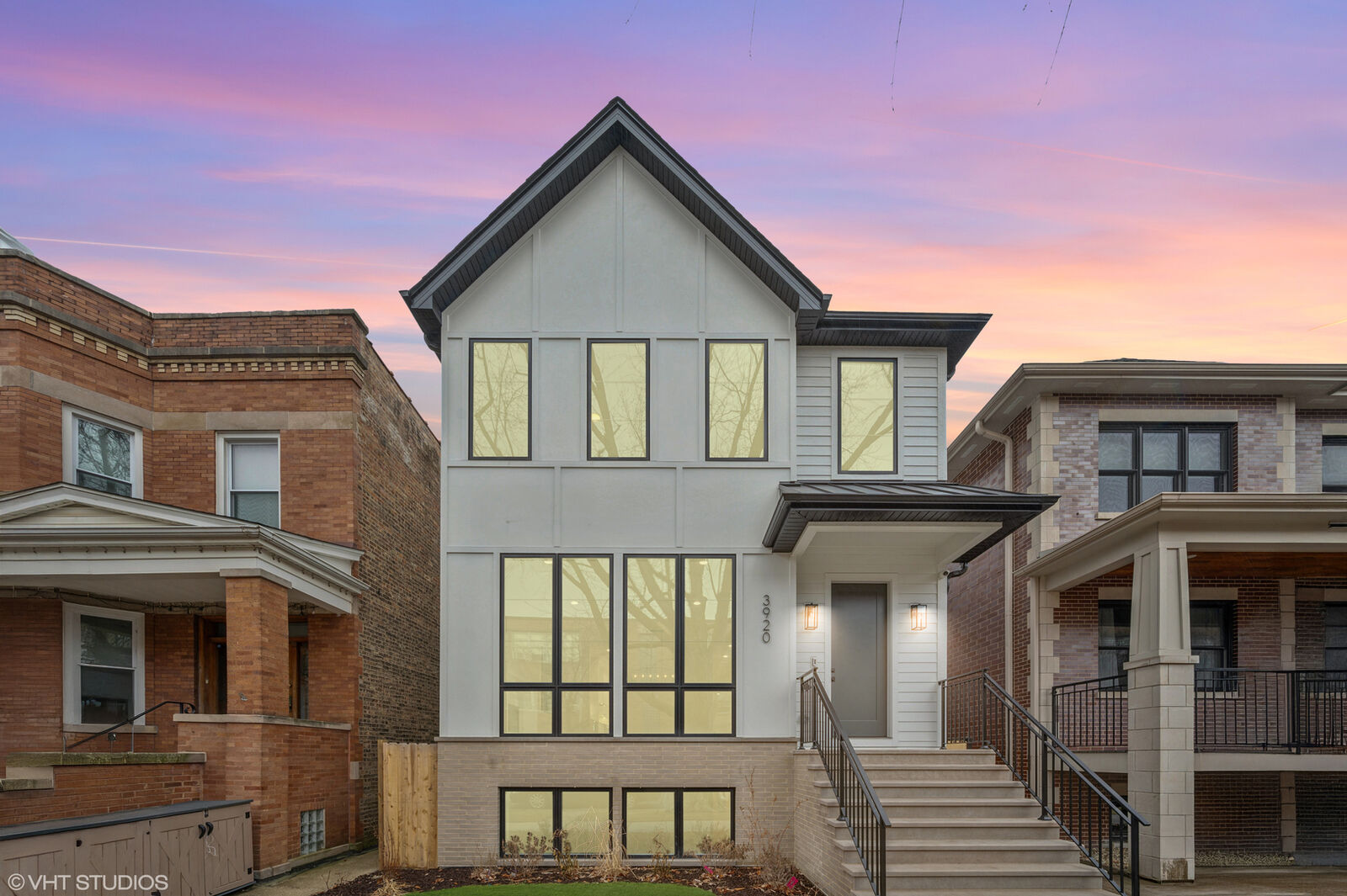 Property Photo:  3920 N Bell Avenue  IL 60618 