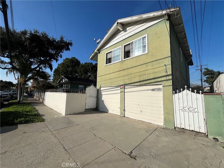 Property Photo:  3007 Sequoia  CA 90280 