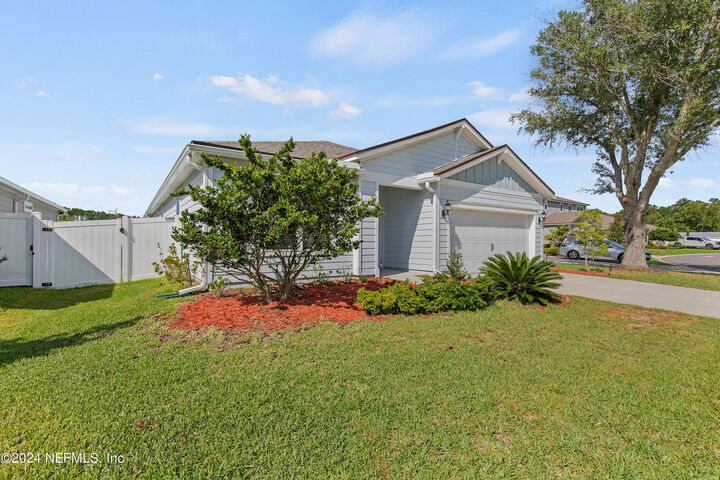 Property Photo:  4570 Creekside Bluff Street  FL 32226 