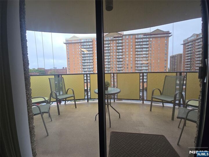 Property Photo:  150 Overlook Avenue 10H  NJ 07601 