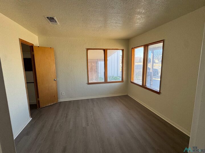 Property Photo:  202 N 8th Street Street  NM 88210 