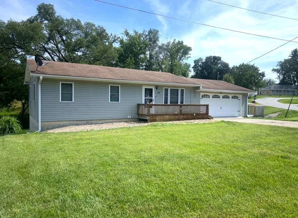 Property Photo:  40 10th Street  MO 64601 