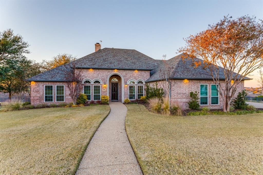 Property Photo:  10908 Hawkins Home Boulevard  TX 76126 