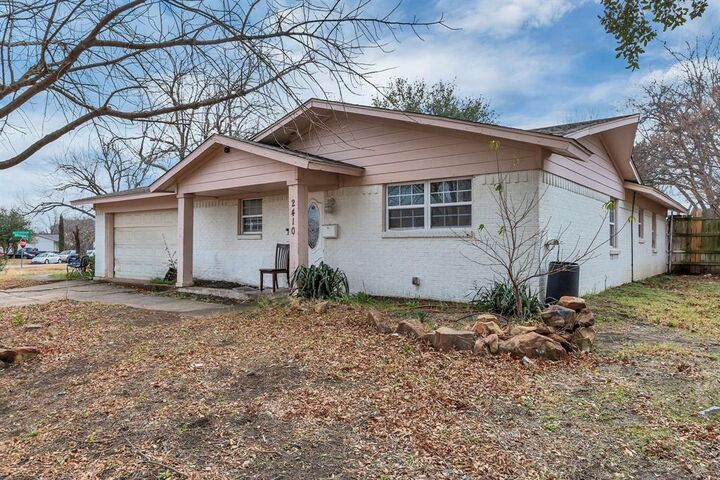 Property Photo: 2410 Northumberland Drive TX 75041