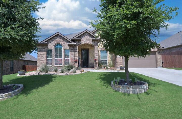 Property Photo:  3614 Brighton Drive  TX 76065 