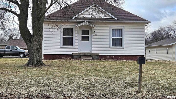 Property Photo:  1272 S Main Street  IL 61520 