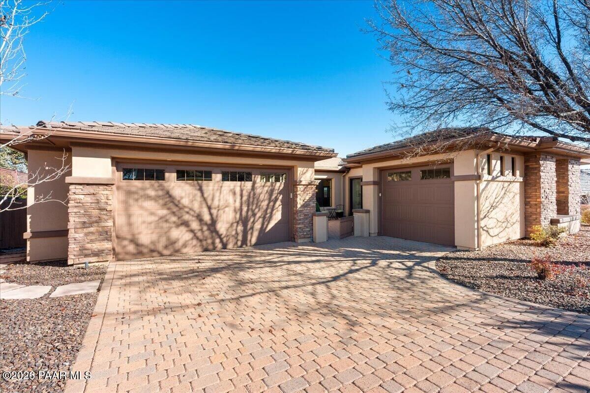 Property Photo: 1642 Constable Street AZ 86301