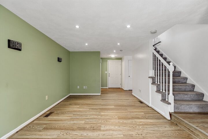 Property Photo: 103 Pondview Pl 103 MA 01879