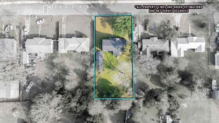 Property Photo:  124 Mintz Ln  FL 32533 