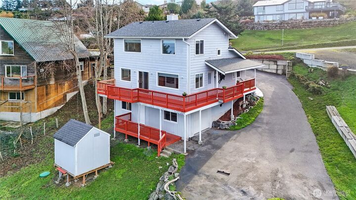 Property Photo:  320 N North Street  WA 98382 