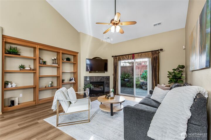 Property Photo:  7525  195th Street Ct E  WA 98387 