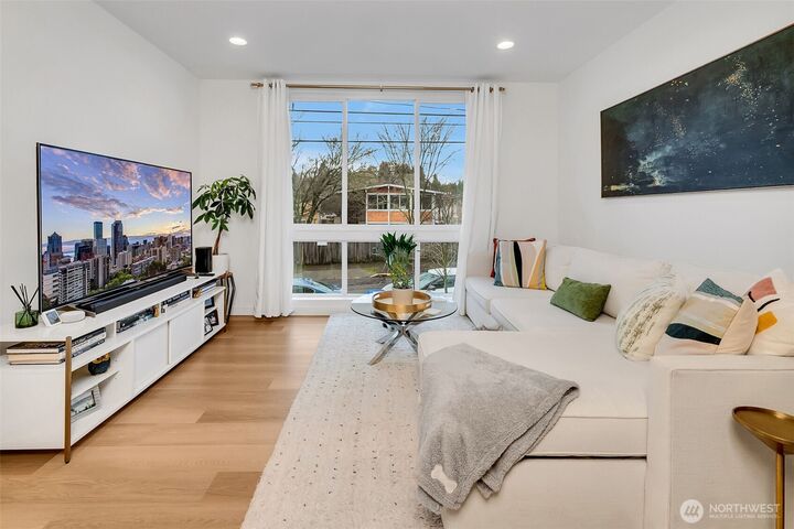 Property Photo:  7512  43rd Avenue S B  WA 98118 