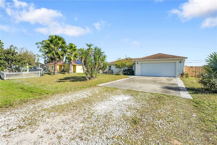 Property Photo:  7856 101st Avenue  FL 32967 