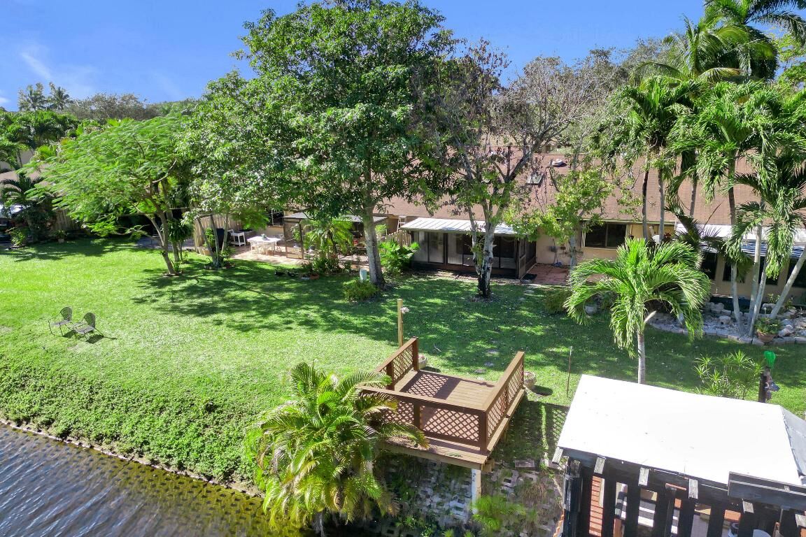 Property Photo: 78 Mayfair Lane 78 FL 33426