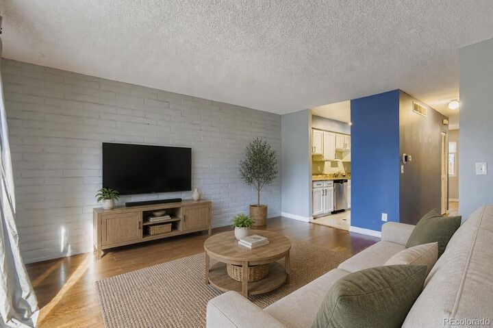 Property Photo:  1060 S Parker Road 25  CO 80231 