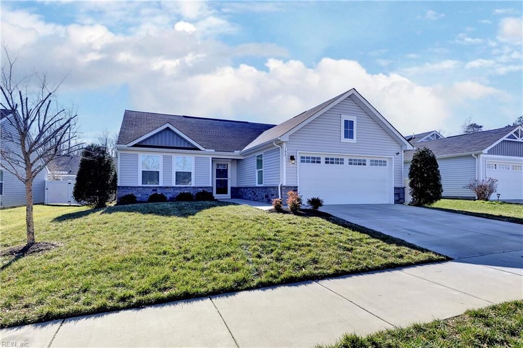 Property Photo:  102 Arbordale Loop  VA 23188 