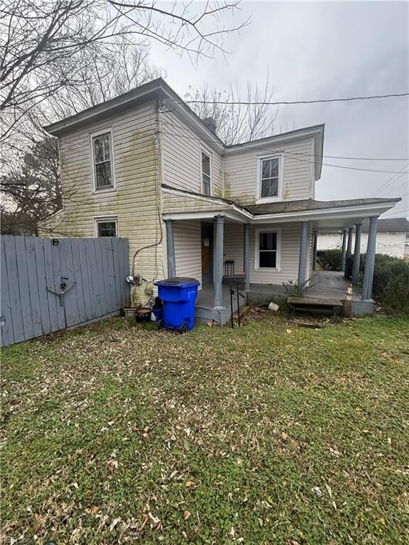 Property Photo: 1807 E Washington St VA 23434