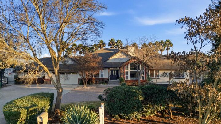 Property Photo:  380 West Middle Avenue  CA 95037 