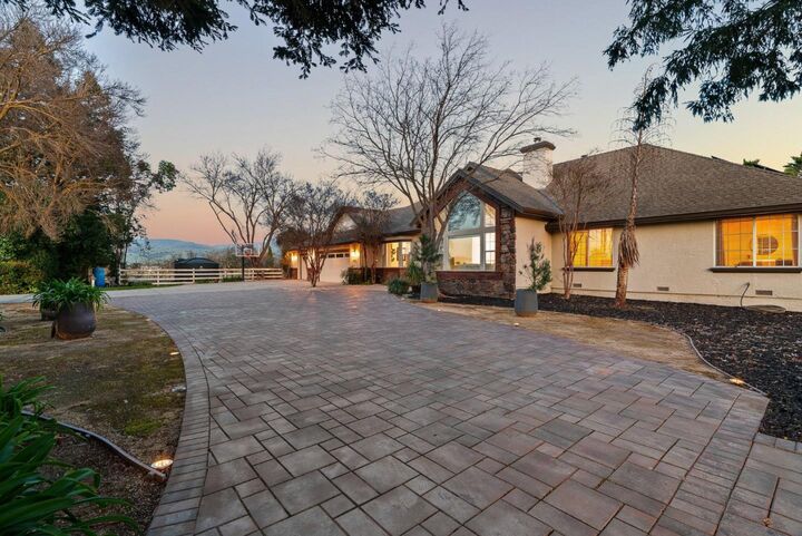 Property Photo:  380 West Middle Avenue  CA 95037 