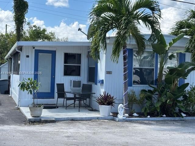 Property Photo:  231 W Lake Dr .  FL 33009 