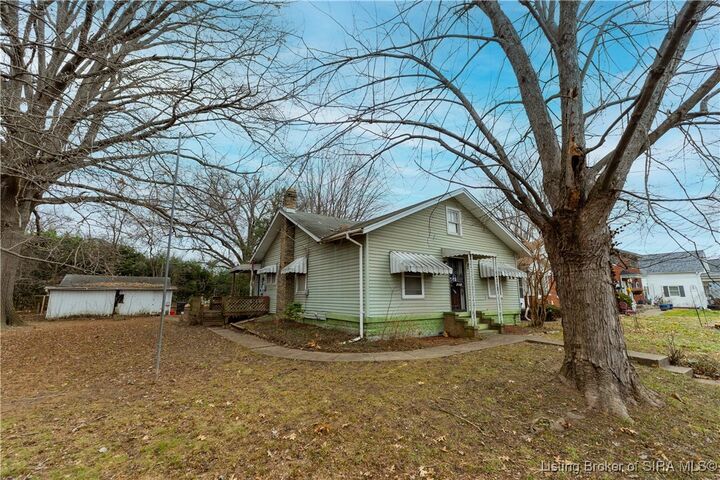Property Photo:  527 W Stansifer Avenue  IN 47129 