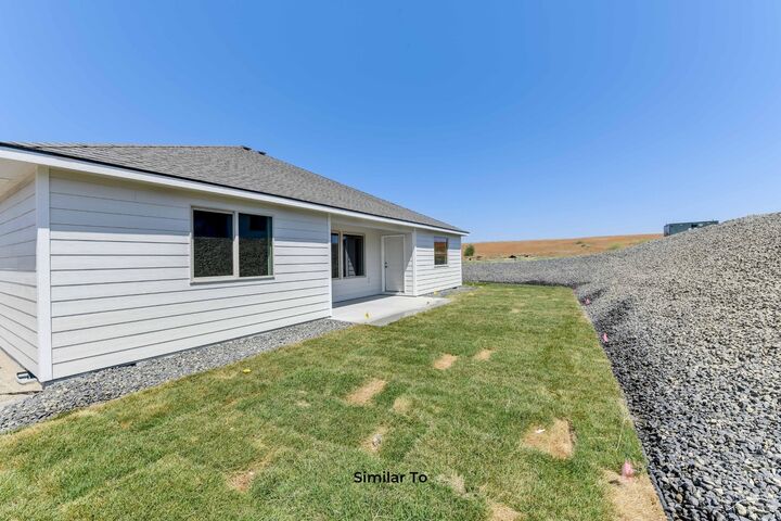 Property Photo: 36 W 12th St WA 99006