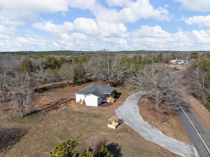 Property Photo:  737 Lowrys Road  SC 29340 