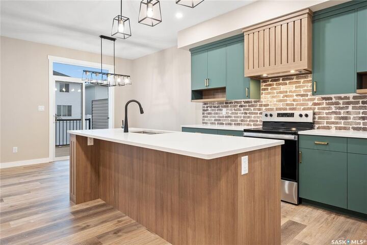 Property Photo:  3024 Dumont Way  SK S4V 3Z3 