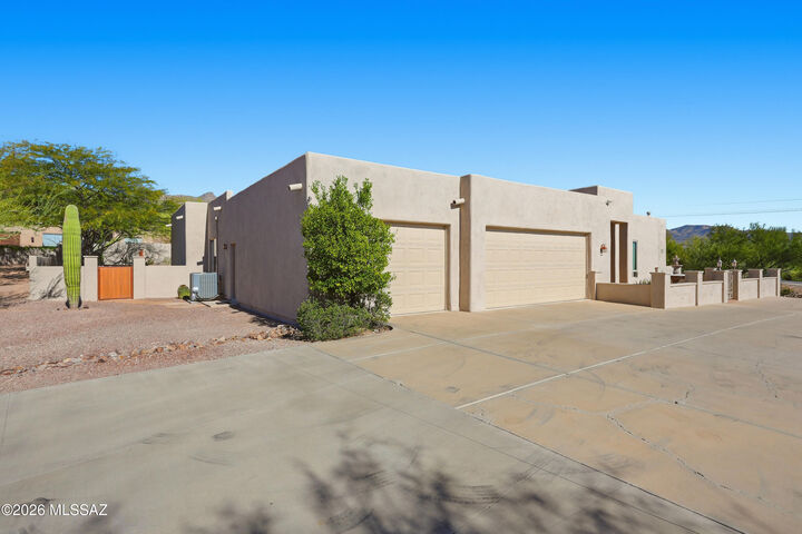 Property Photo:  4505 N Wolford Road  AZ 85749 