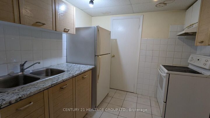 Property Photo:  377 Centre Street E Bsmt  ON L4C 1B5 