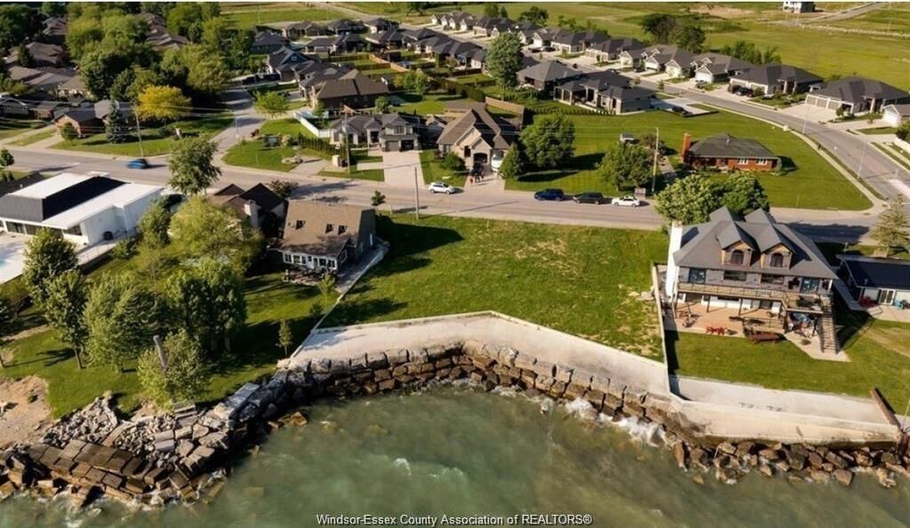 Property Photo:  200 Robson Road Lots 1 &Amp 2  ON N8H 5R1 