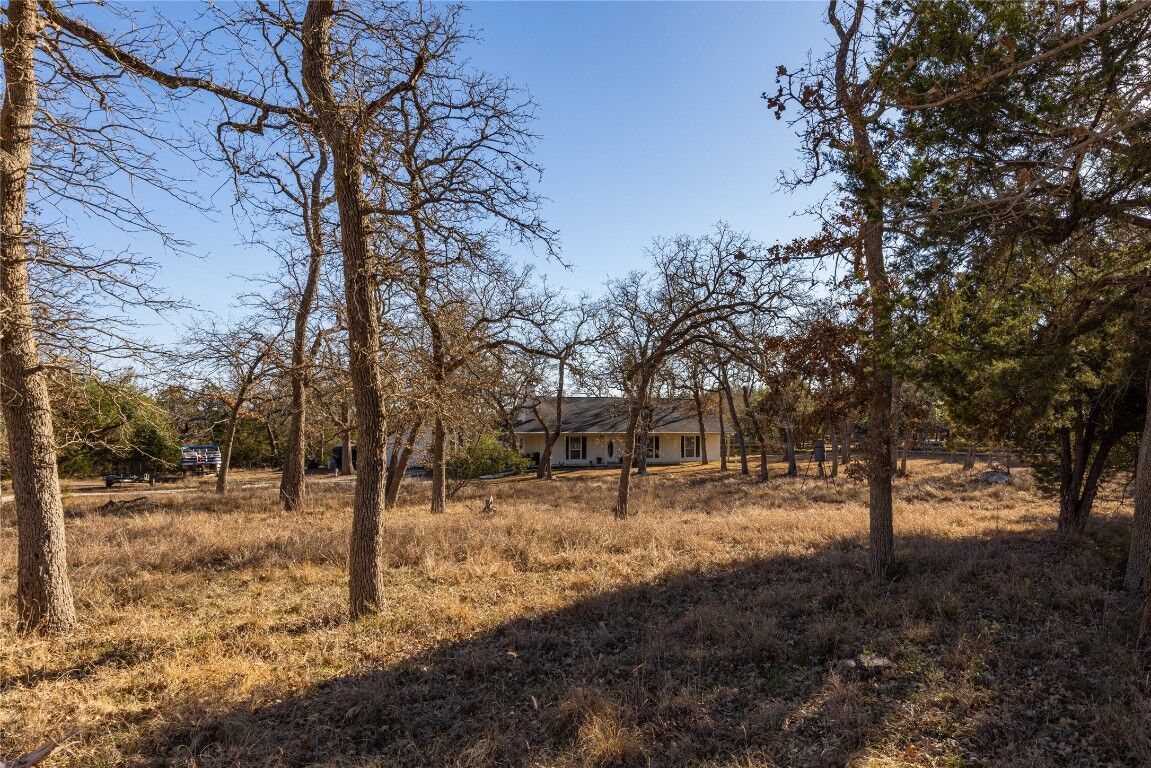 Property Photo: 1250 S Rainbow Ranch Road TX 78676