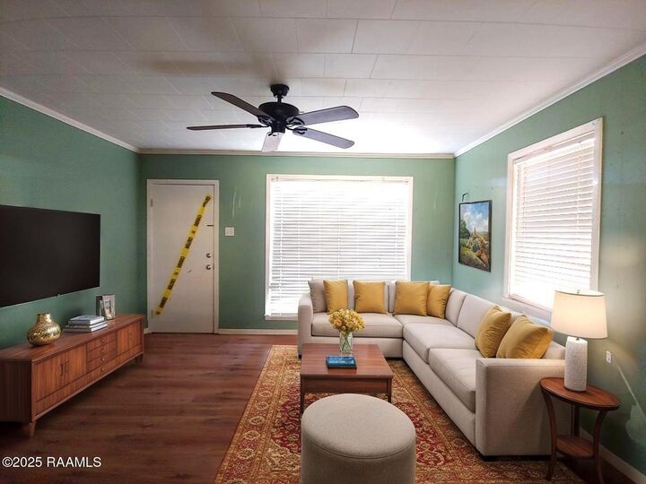 Property Photo:  811 W Saint Mary Street  LA 70510 