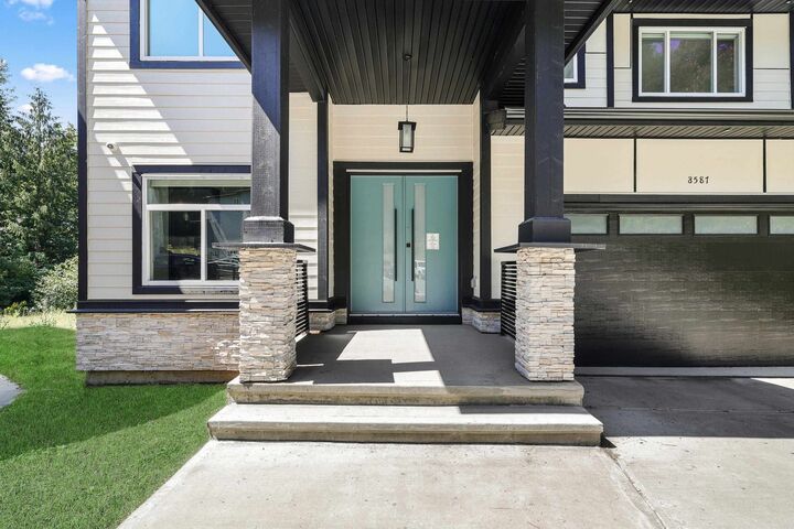 8587 Forest Gate Drive — photo 1