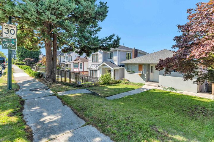 Property Photo: 5755 Dumfries Street BC V5P 3A7