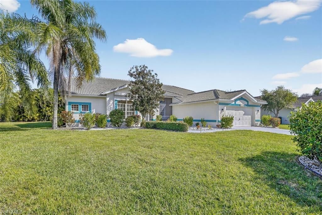 Property Photo:  12721 Dresden Ct  FL 33912 