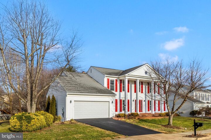 Property Photo: 2796 Maple Ridge Drive VA 22192