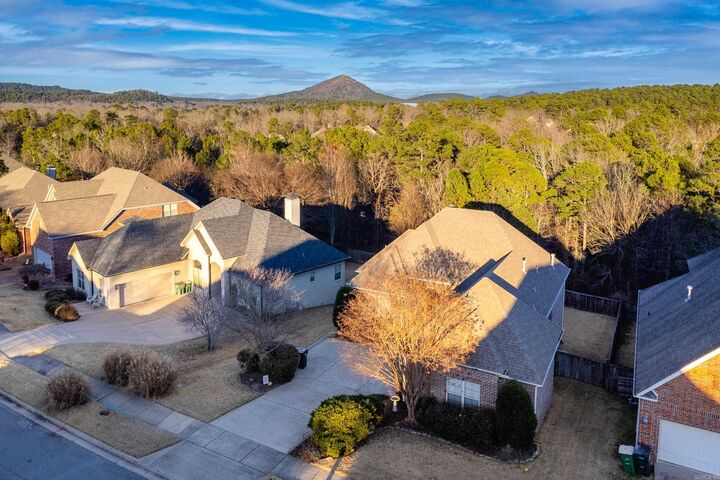 Property Photo:  9 Epernay Circle  AR 72223 