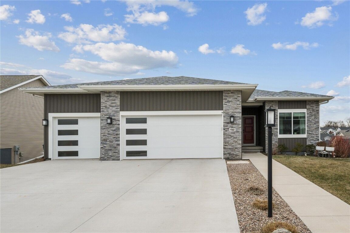 Property Photo:  561 Fawn Avenue  IA 52340 