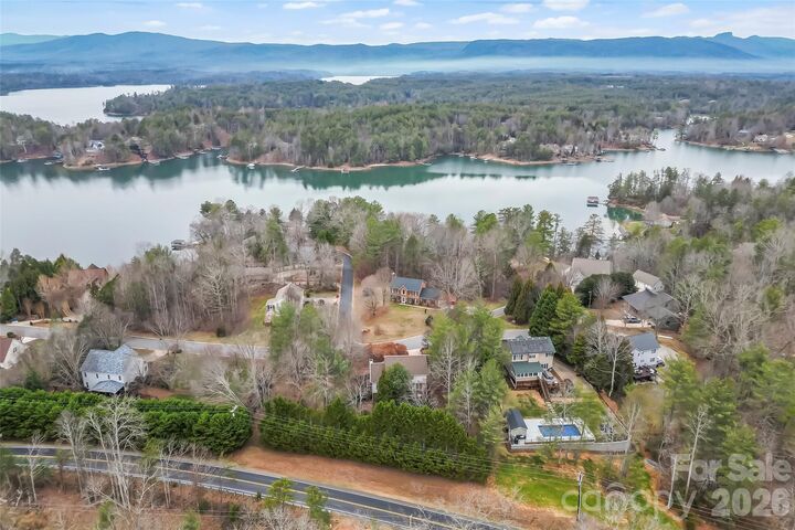 Property Photo: 1726 Waterford Way NC 28655