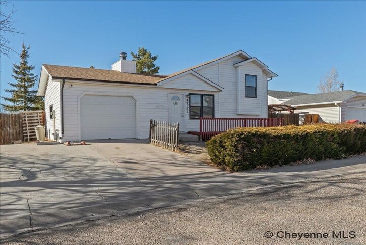 Property Photo: 2316 Pine Ave WY 82007