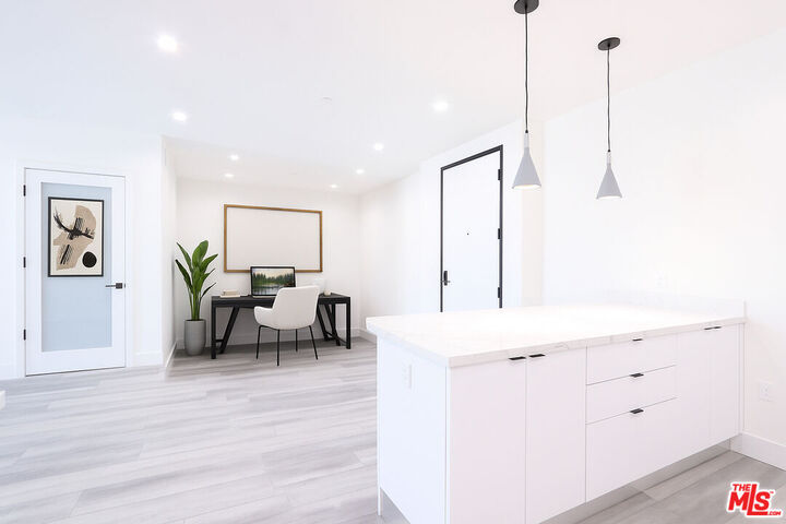 Property Photo:  11800 Courtleigh Dr  CA 90066 