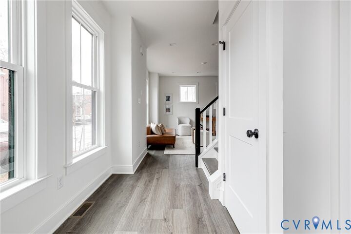 Property Photo:  1827 W Cary Street D  VA 23220 