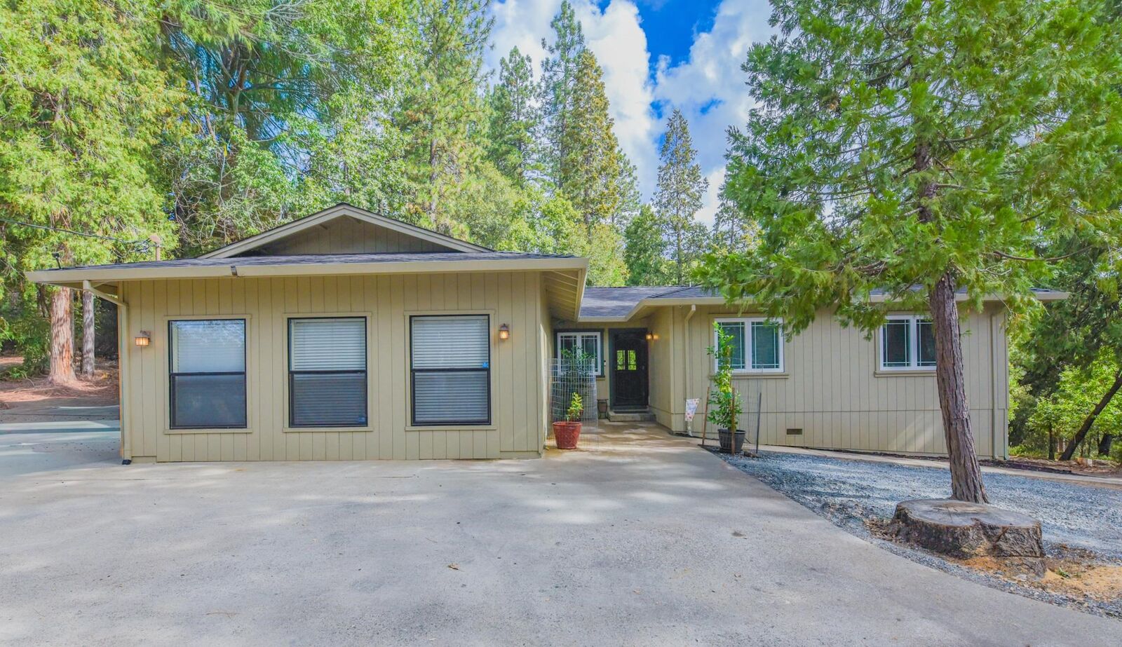 Property Photo: 23615 Mount Elizabeth Rd CA 95383