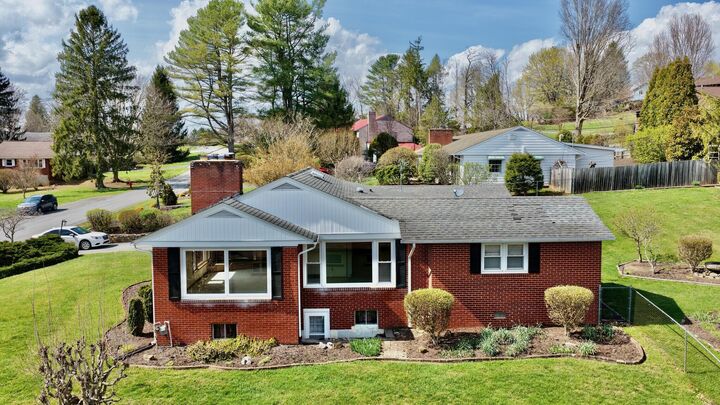 Property Photo:  405 Alderson Street  WV 24901 