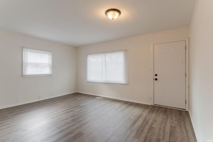 Property Photo:  2423 2425 N Kerth Avenue  IN 47711 