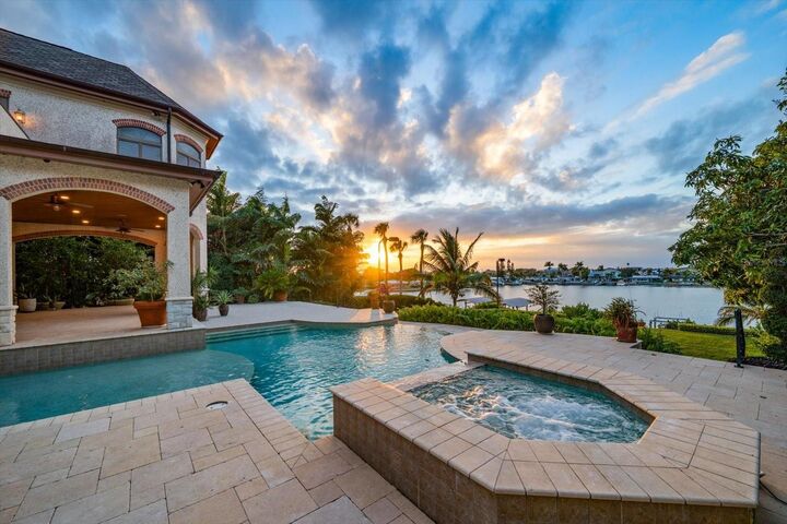 Property Photo:  118 Harbor View Lane  FL 33770 