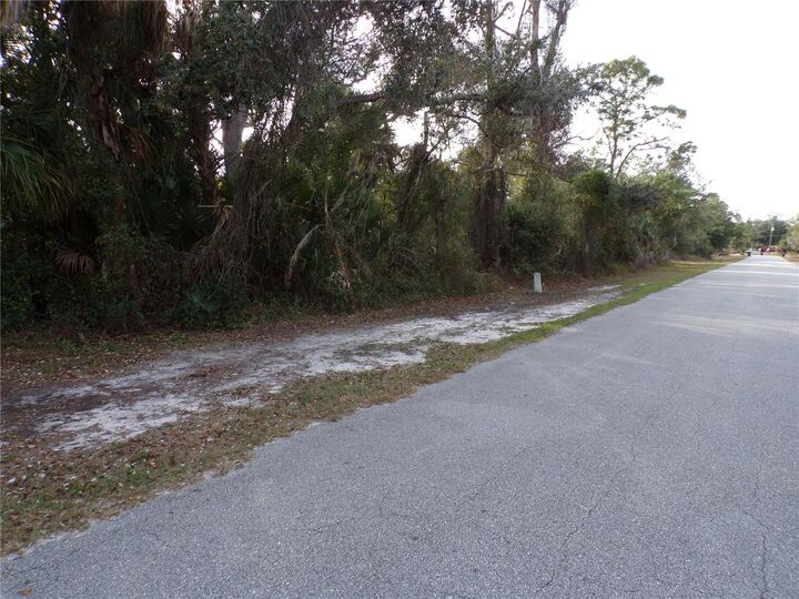 Property Photo:  Tepee Avenue  FL 34291 